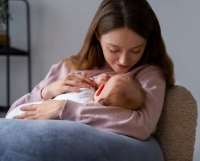 المدة الزمنية التي تحتاجها الأمهات للراحة بعد الولادة الطبيعية او القيصرية؟