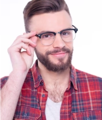 هل ارتداء النظارات باستمرار يضر بصحة العين؟ هل ارتداء النظارات باستمرار يضر بصحة العين؟